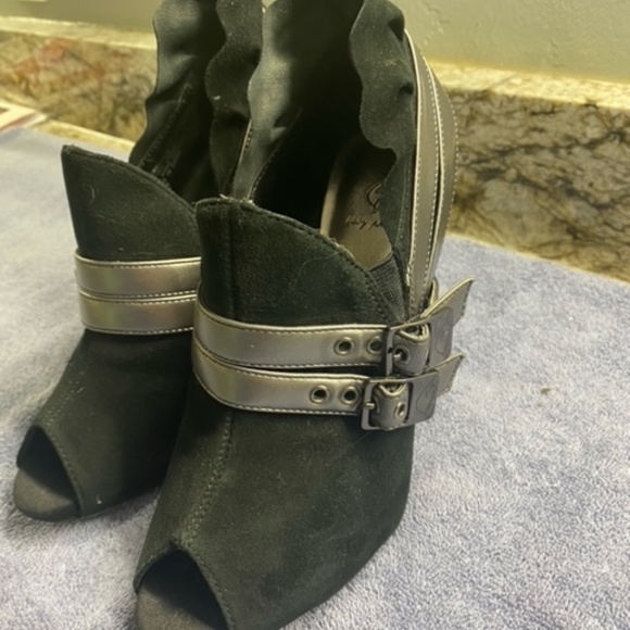 Open Toe Bootie Heels - Picture 6 of 11